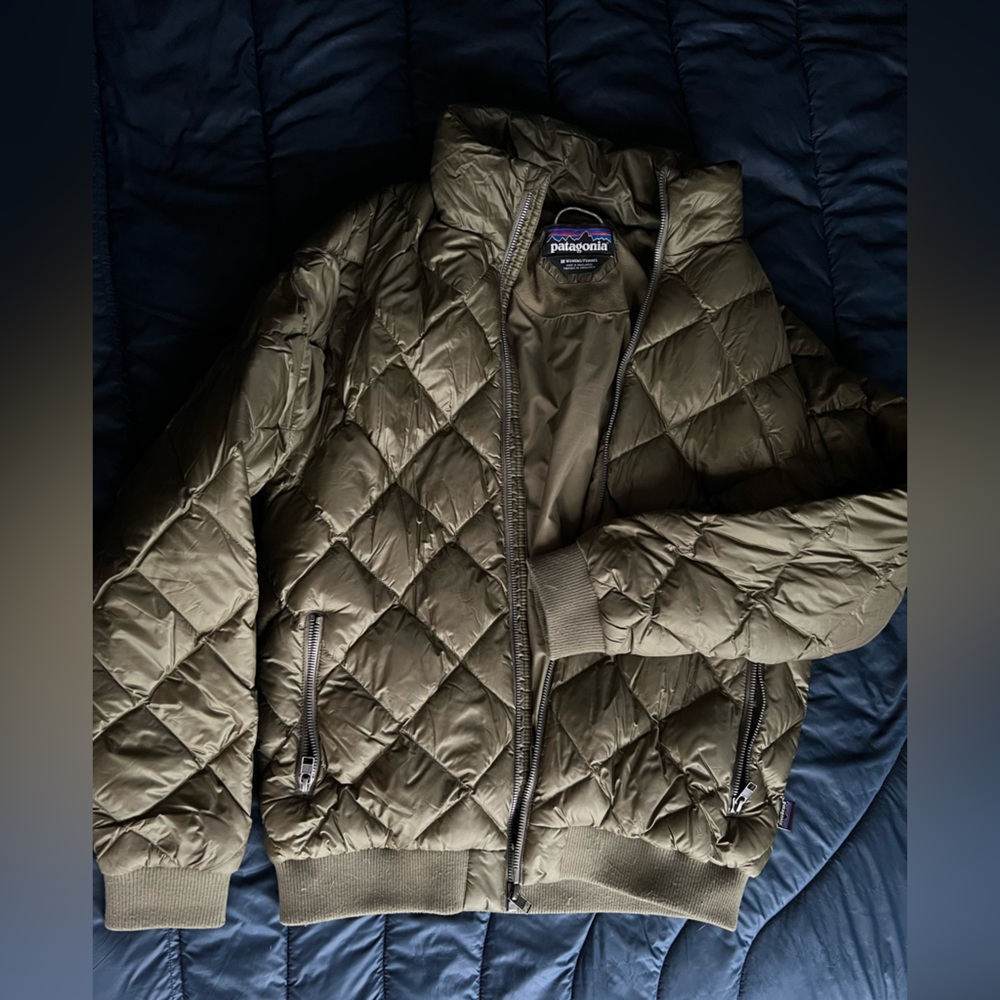 Patagonia Women’s Medium Prow Bomber Jacket - gently used